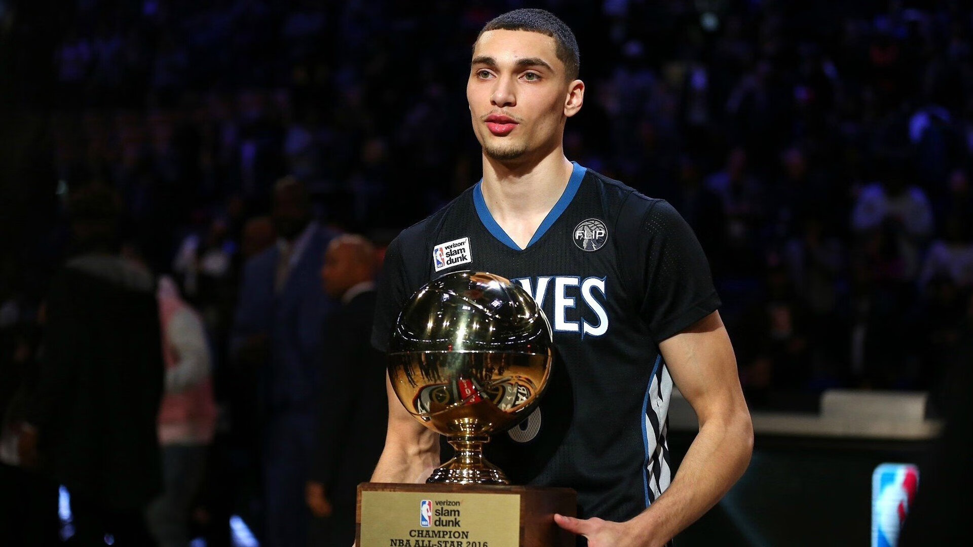 九游网页版官网-凯尔·查默斯技术动作精准完美，查尔斯&amp;凯斯